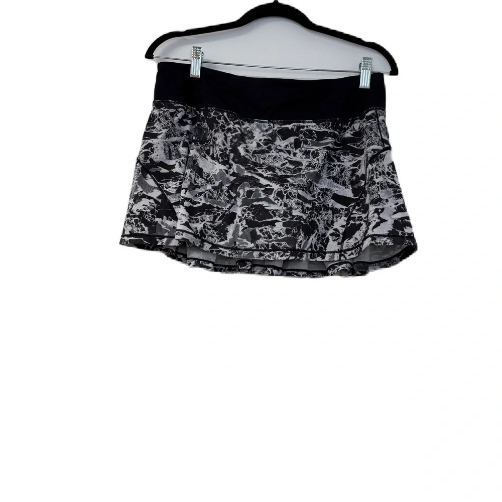 Lululemon Black and White Mini Skater Skirt size 10